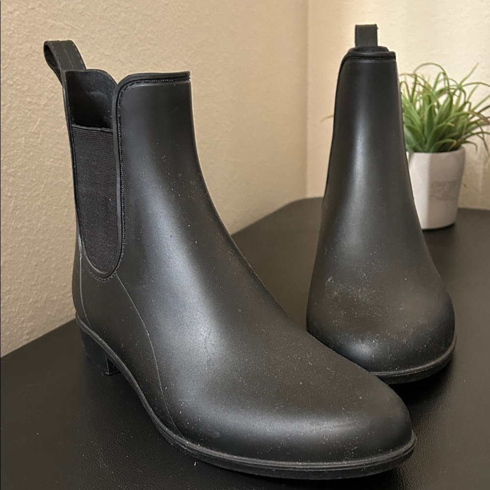 Black Chelsea Boots